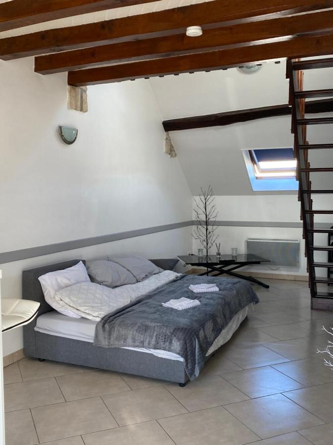 Superbe appartement&piscine privé à Sens Extérieur photo